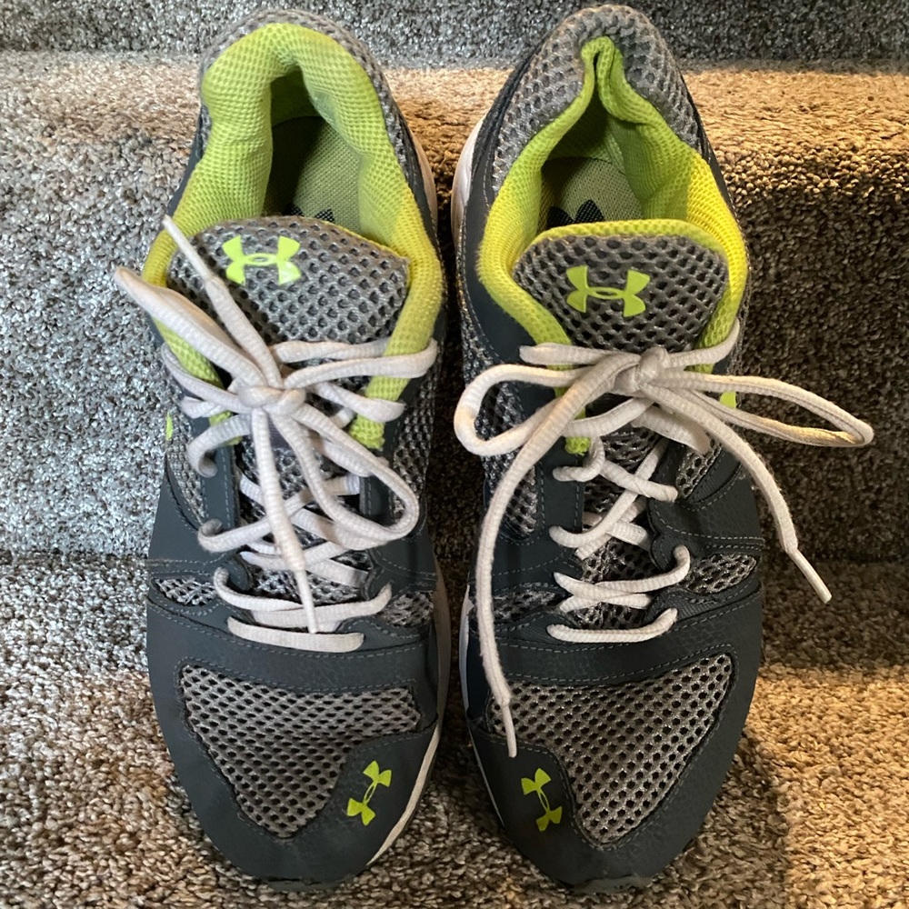 Under Armour Men’s size 9 Lime Green Gray Sneaker Shoes